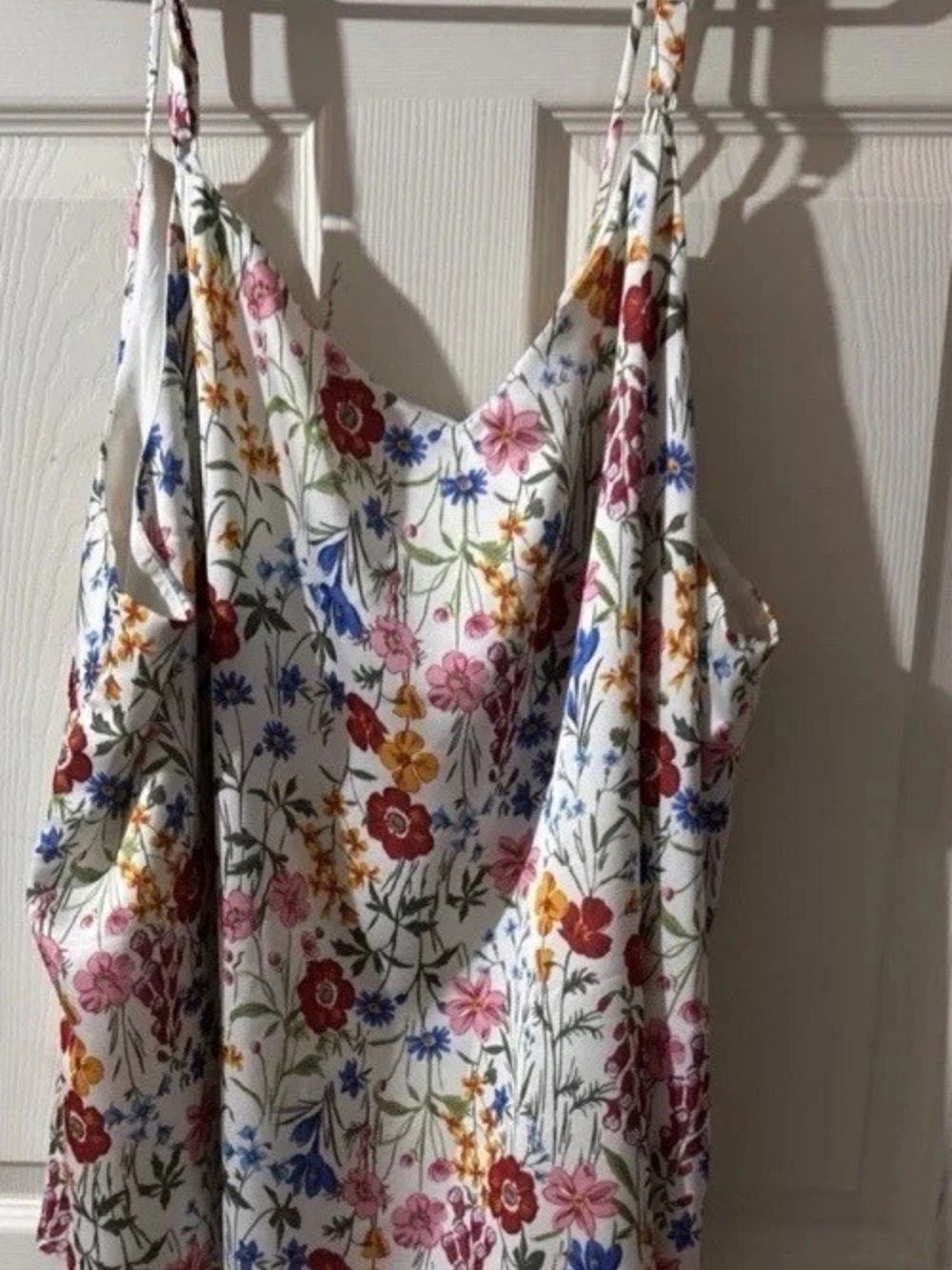 Skies Are Blue Womens 3X Floral
Spaghetti Strap Adjustable Camisole Top
Boho NWT